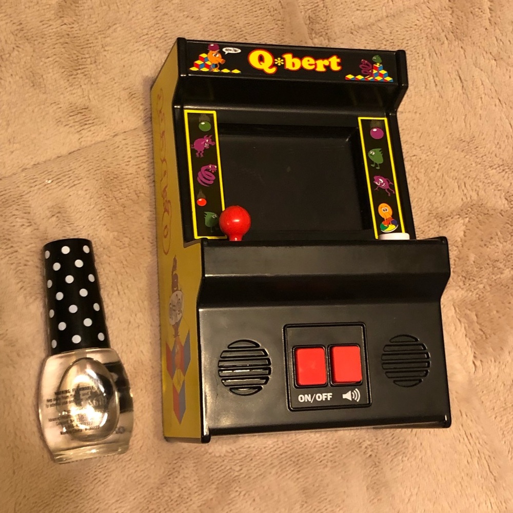 Small arcade q-Bert